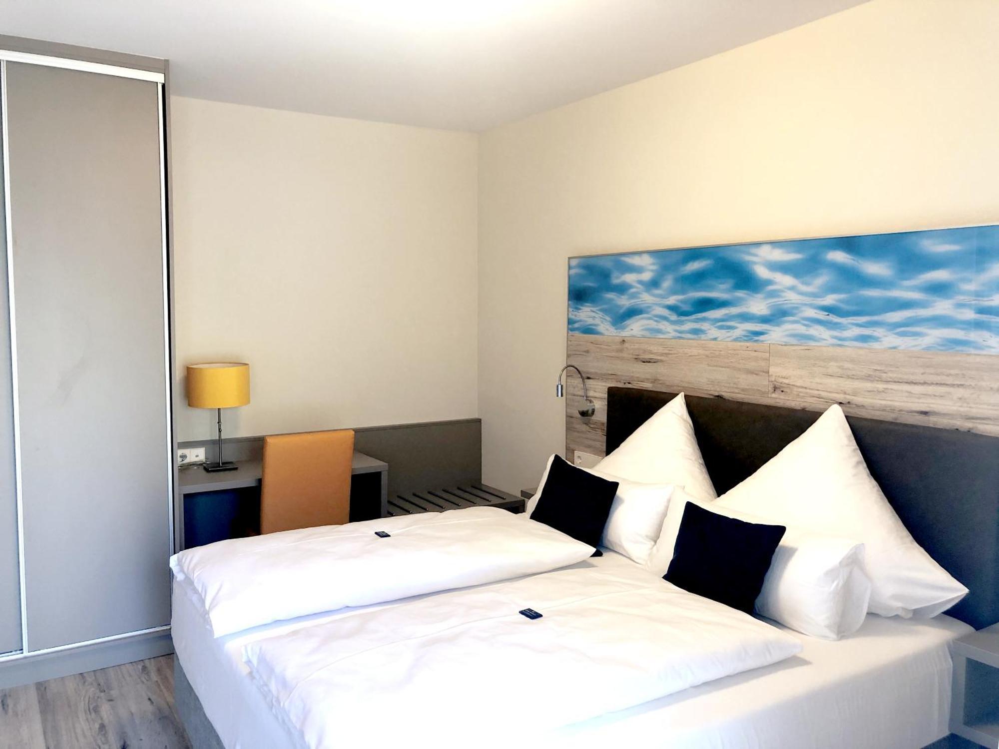 Bernsteinsee Hotel Sassenburg エクステリア 写真