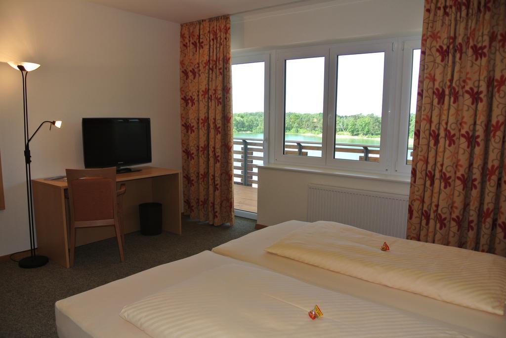 Bernsteinsee Hotel Sassenburg エクステリア 写真